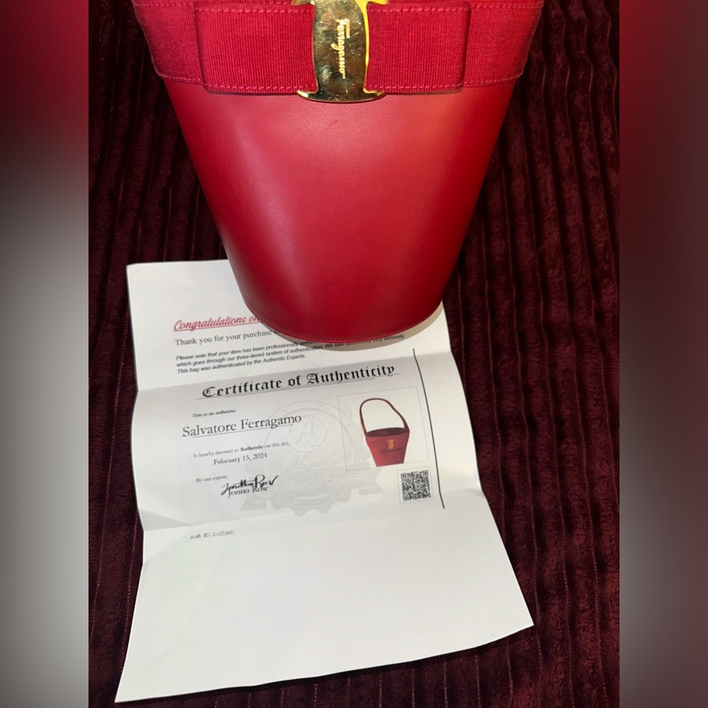 Salvatore Ferragamo Vala Bucket Bag - Picture 2 of 16